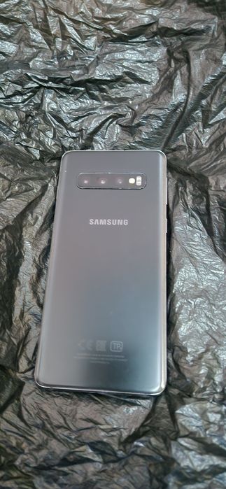 Срочно продам телефон samsung galaxy s10!