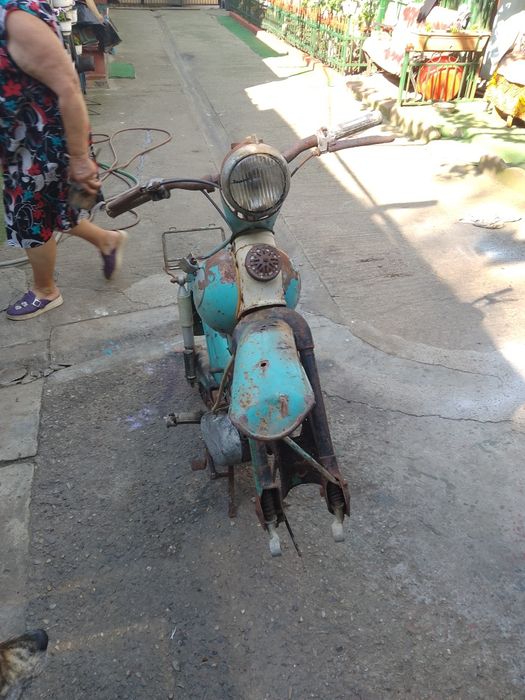 Vind motocicleta Carpați la  prețul de 1200 euro