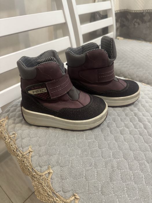 Продам ботинки осень утпеленные