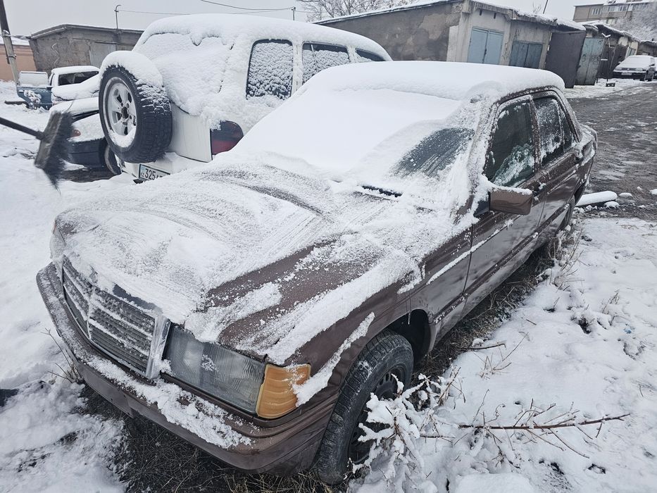 Мерседес 190 машина