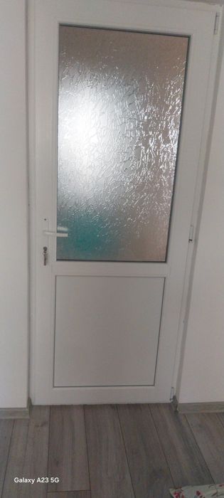 Vând usi de termopan impecabile