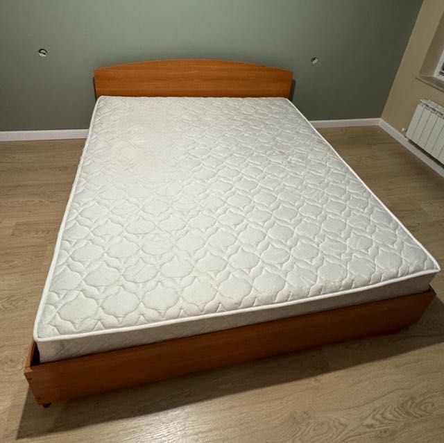 Матрак 160x190cm и рамка (спалня)