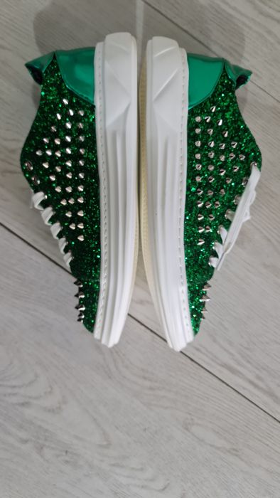 Papuci extravaganti!