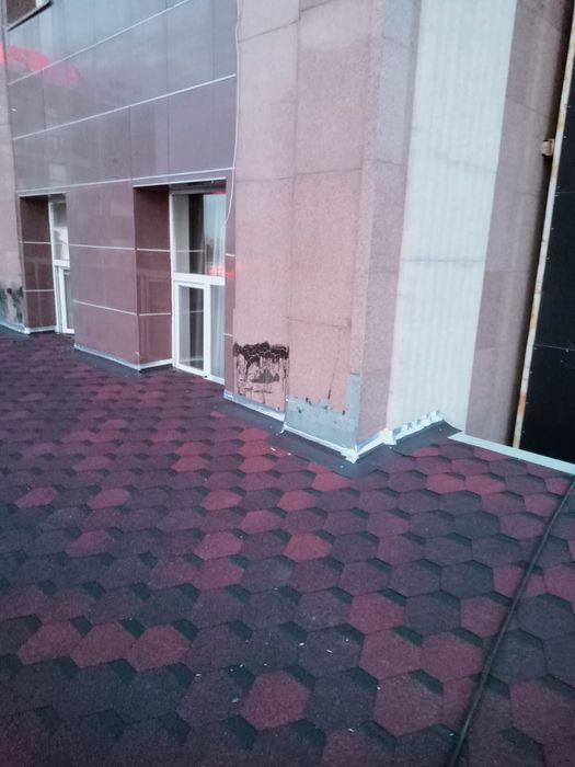 Бригада закрываем крыш домов