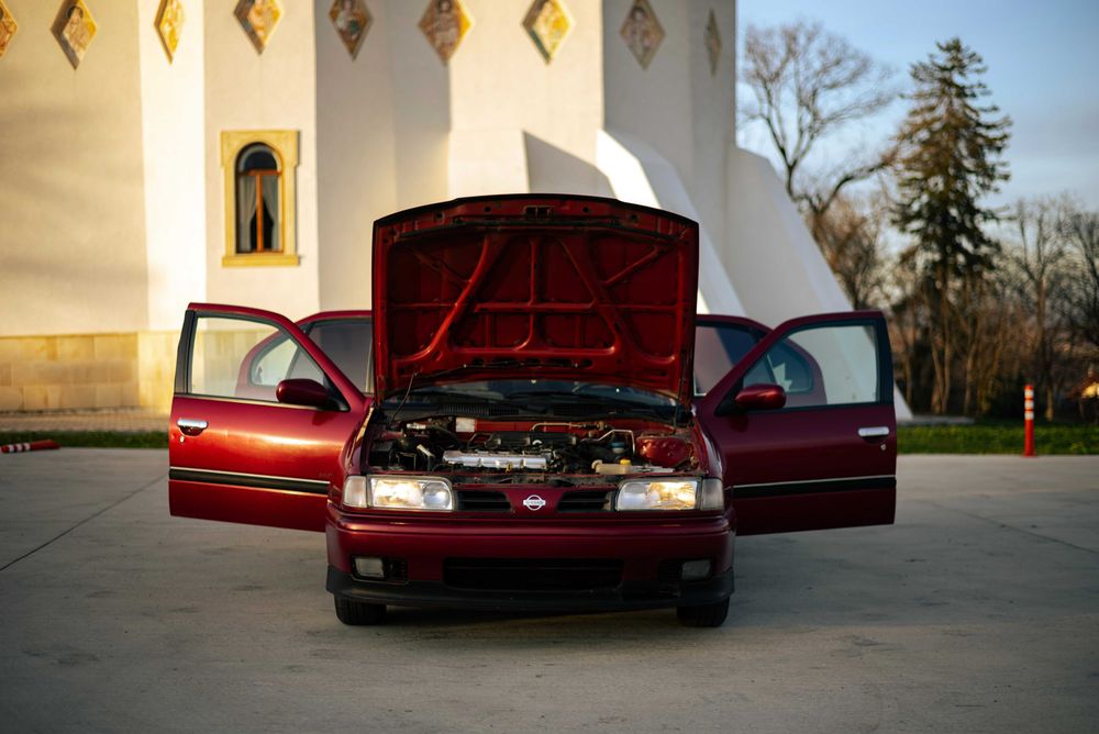 Nissan Primera Invitation P10 Hatchback 1995 1.6 DOHC