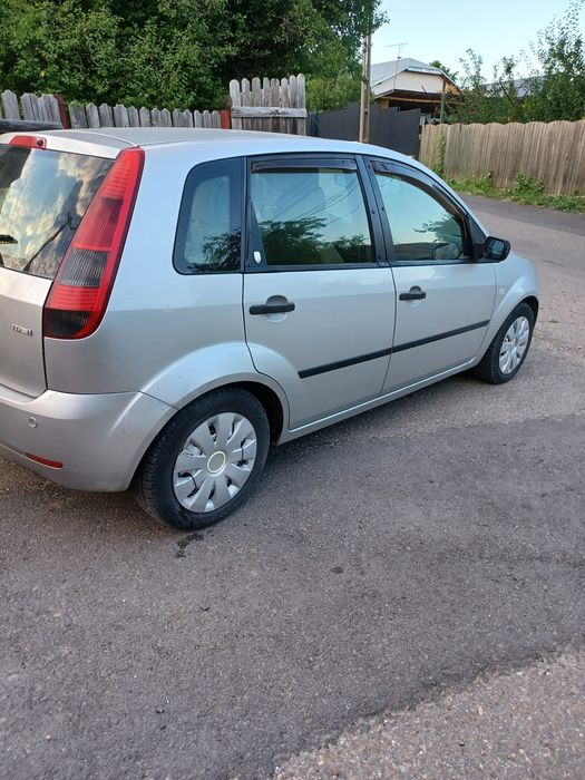 Vând s.au schimb . Ford Fiesta. 1.6 Tdci.  Mai multe detalii. 0762391657