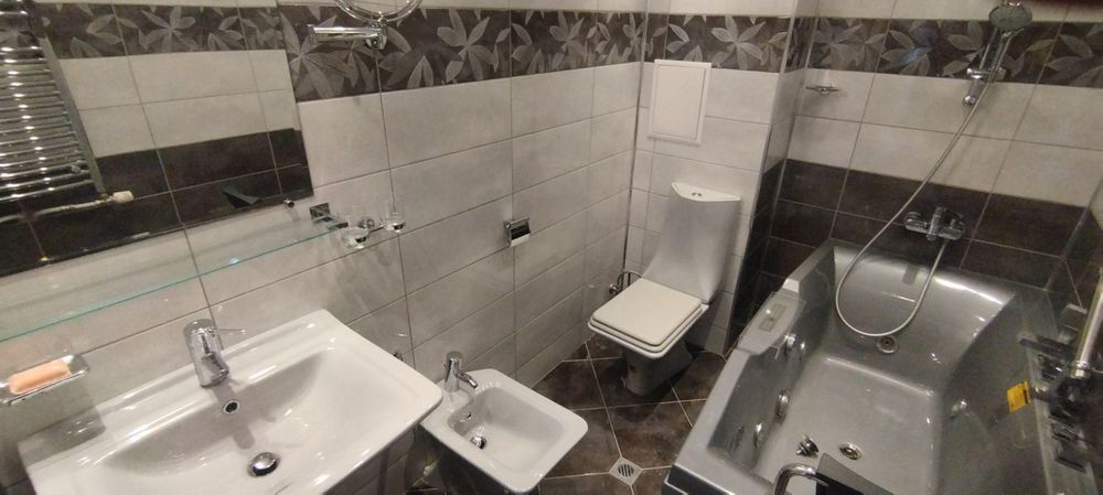 Продава се Тристаен апартамент в София, Център - 125 кв.м за 3080 €/кв.м - Снимка #7