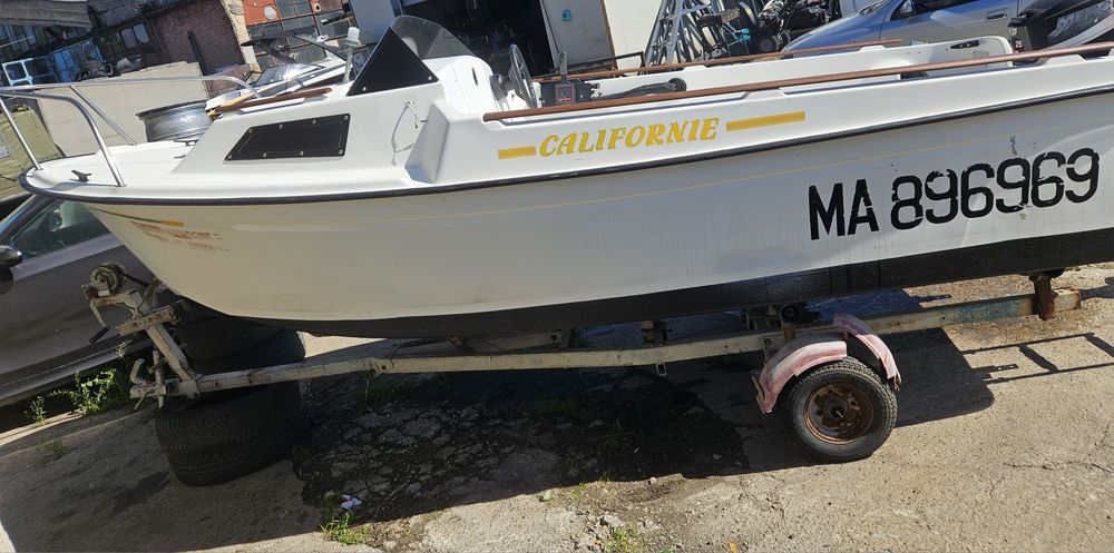 Barca Californie Mercury 25