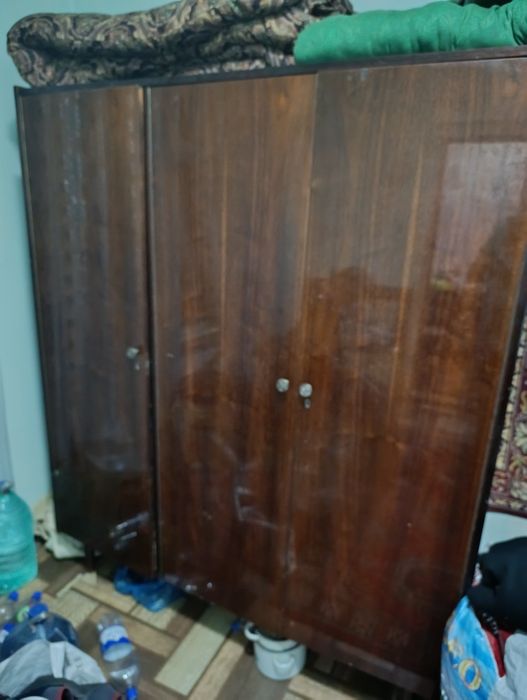 Шифоньер трельяж срочно зеркалом