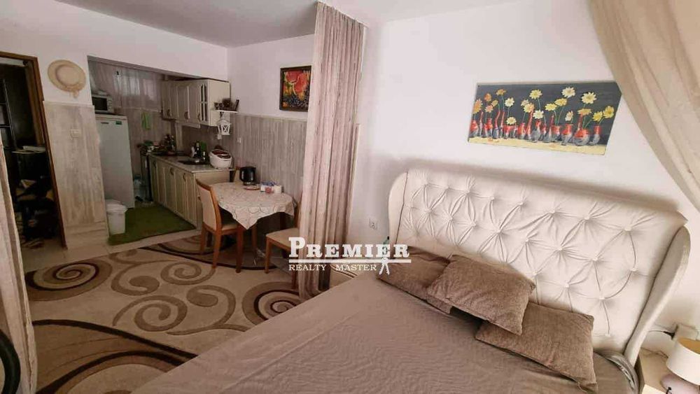 Предлагаме за продажба двустаен апартамент с просторна тераса.