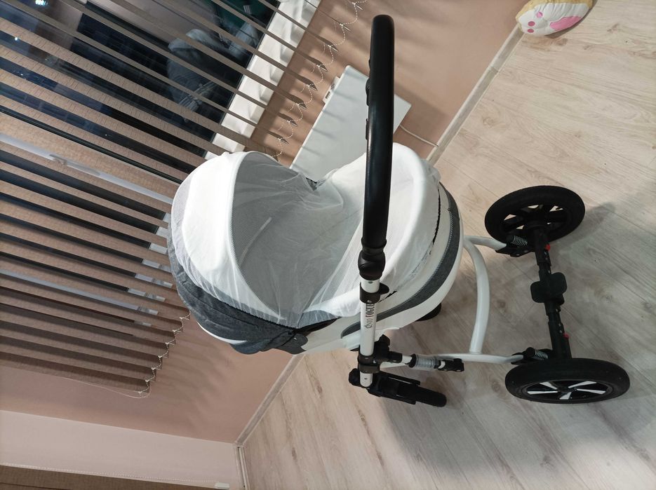 Продавам детска количка