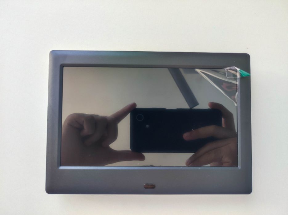 DIGITAL PHOTO FRAME SENCOR - дигитална рамка Сенкор (SDF 782 BK)