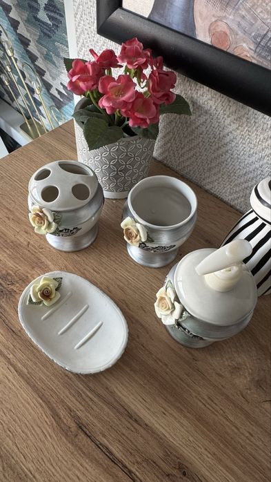 Керамичен сет за баня