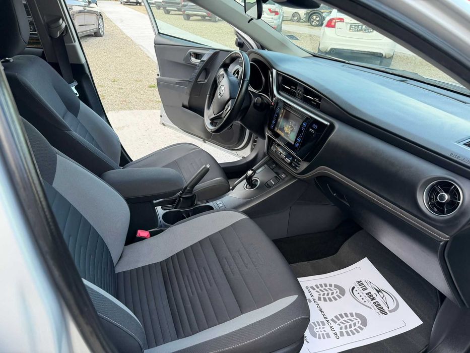 Toyota Auris /1.8L Hybrid/ 99cp/ Automat/ Rate/ Avans %