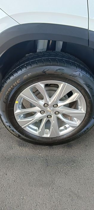 Трекер лтз топ тоза мошина сотилади