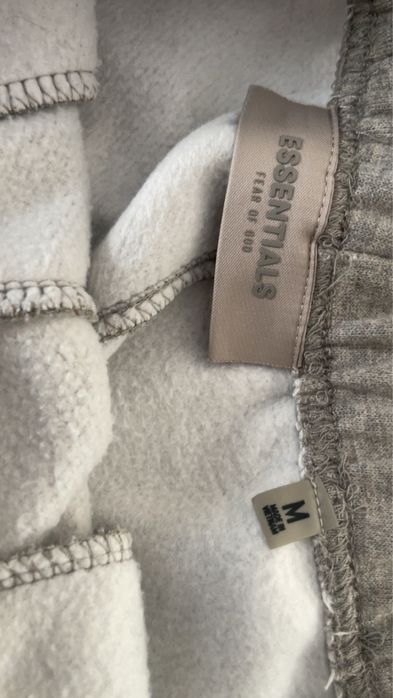 pantaloni lungi essentials