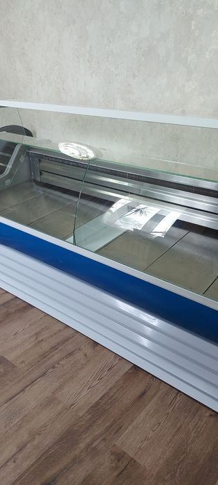 Витринный холодильник