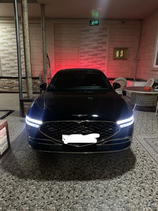 Genesis G90 long