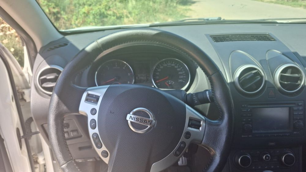 Nissan Qashqai+2 Facelift_2011-1.6Diesel-4×4-aPanoramic