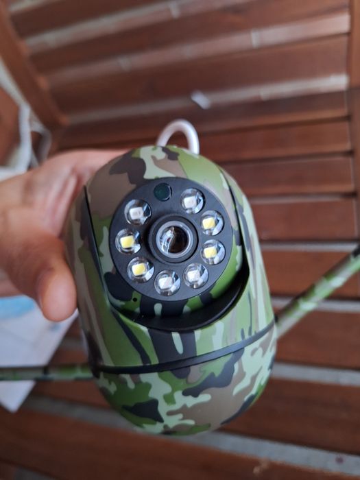 Camera video camuflaj