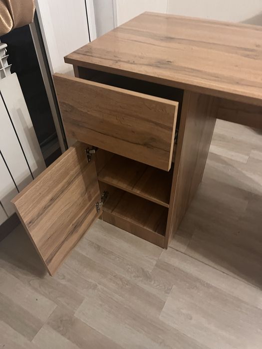 Стол деревянный для учебы