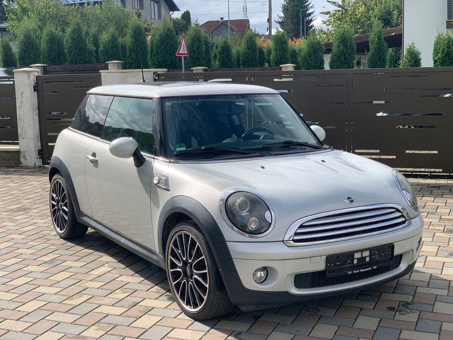 Vând Mini Cooper