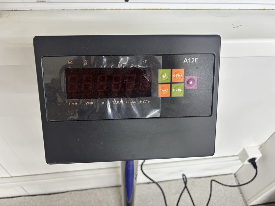 Напольные весы новый