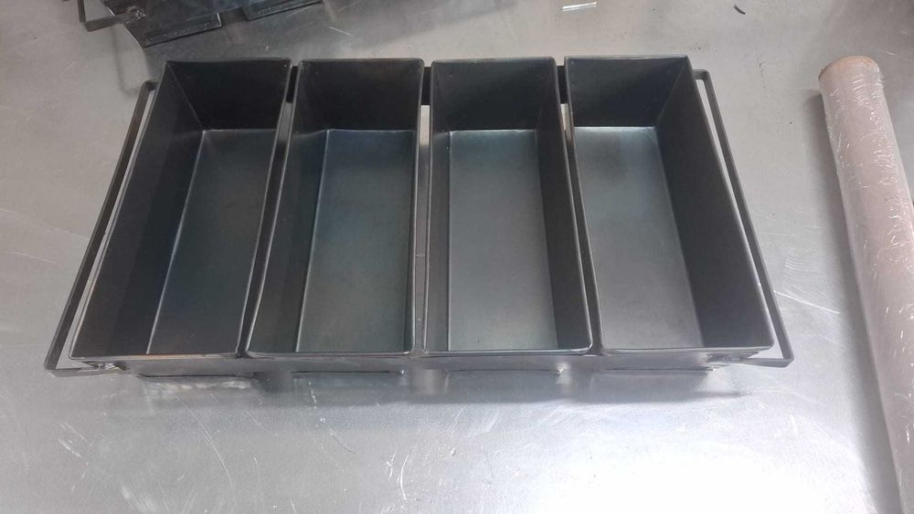 Tava neagra  la baterie de 2/3/4/5,  pentru coacere paine/cozonac