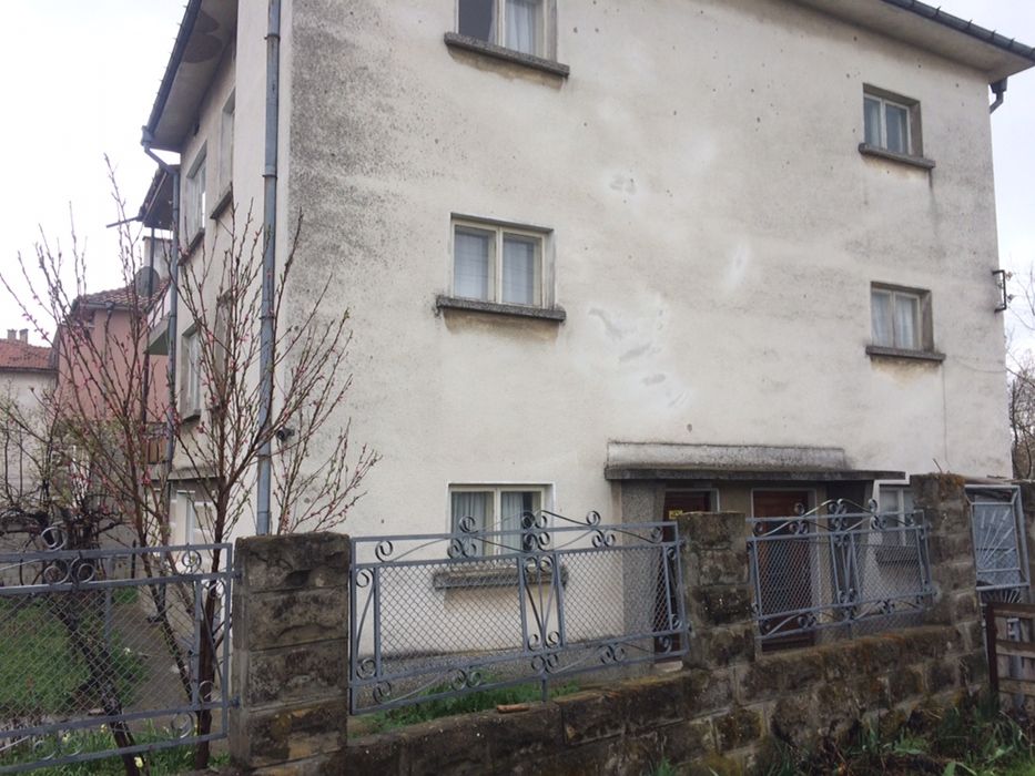 Продава се Етаж от къща в с. Стражец, Област Разград - 200 кв.м за 395 €/кв.м - Снимка #1