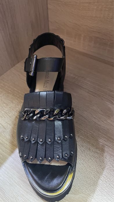 Женская обувь