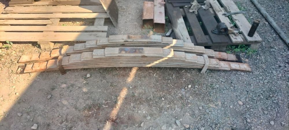 Продам рессоры на спецтехнику