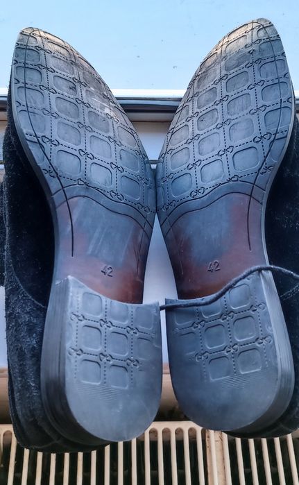 Vând pantofi bărbătești