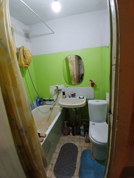 Продаётся 1/1/5  Мирзо-Улугбекский район массив Феруза