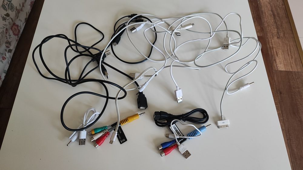 Слушалки, мишка, клавиатура, чанта за лаптоп