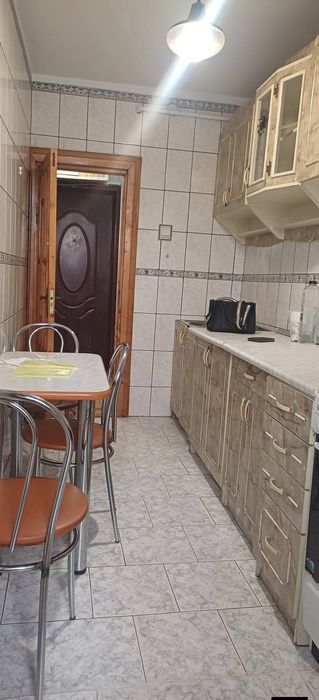 Apartament 2 camere,decomandat,Zona General(M-uri),etaj1