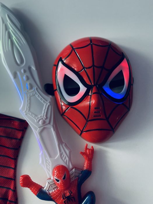 Лот Спайдермен - Светеща маска и меч