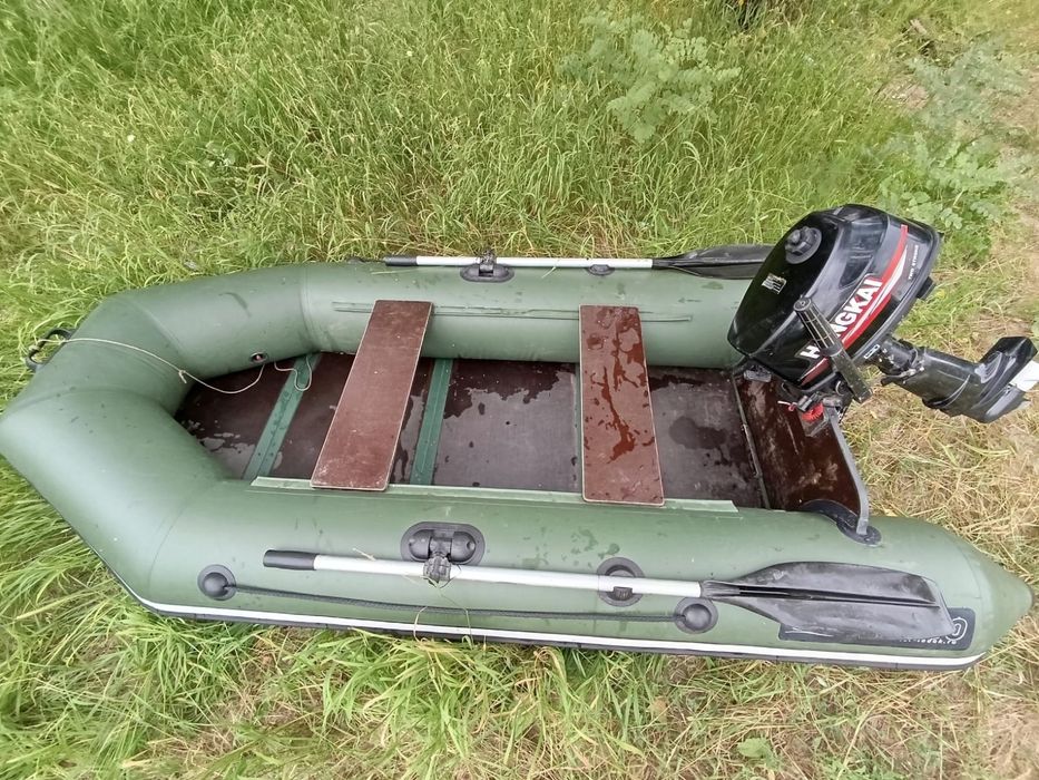 Продам лодку с мотором