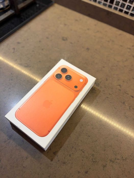 Iphone 17 Pro Cosmic Orange 256gb 99% baterie