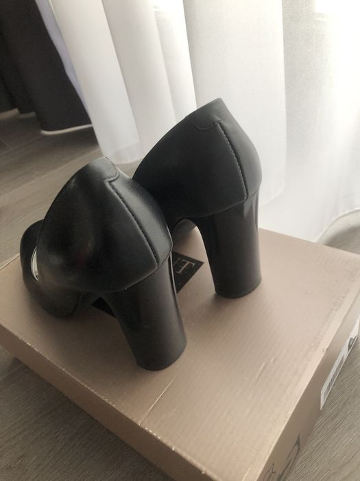 Pantofi din piele But,36.