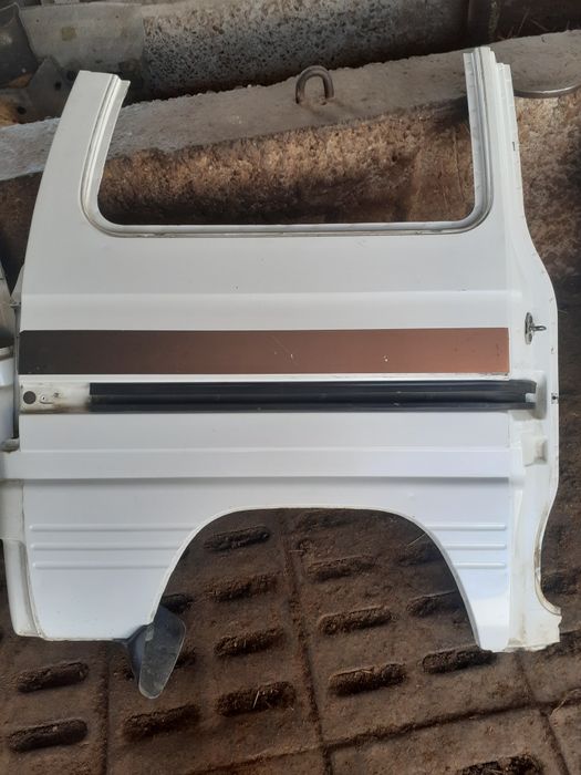 Eshiklar toza kraskasi yoq