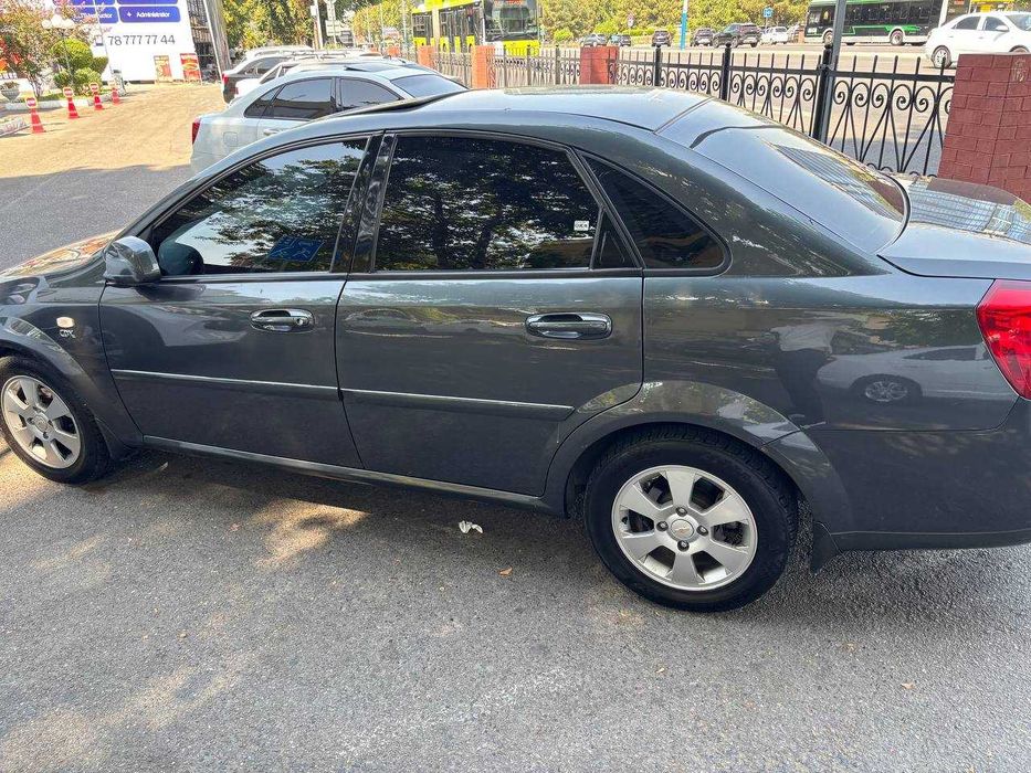 Срочно продается машина Lacetti 3 позиция фулл