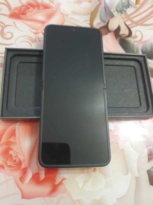 Samsung Galaxy Z Flip7