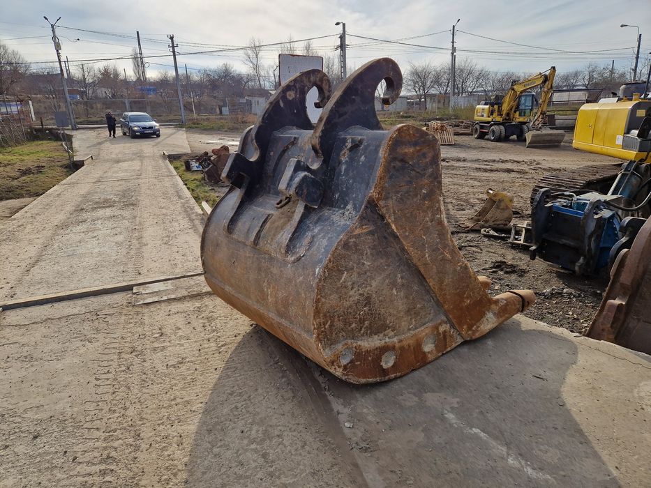 Vând cupa pentru excavator în medie de 30-40 tone