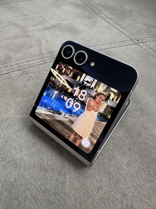 Samsung galaxy z flip 6 256gb.