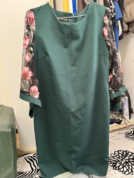 Отдам даром женские вещи