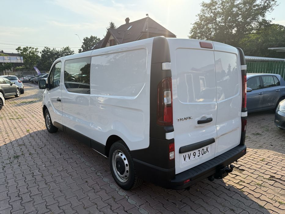 Renault Trafic 6 Locuri, Varianta Lunga