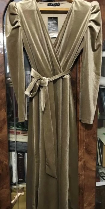 Платья женские новые