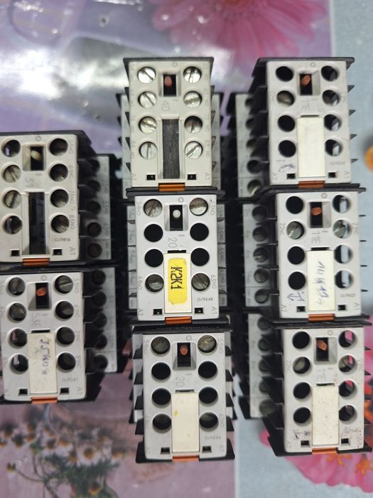 Contactori Siemens  alimentare 220v