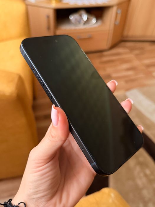 Vând iphone 15 de 128 gb