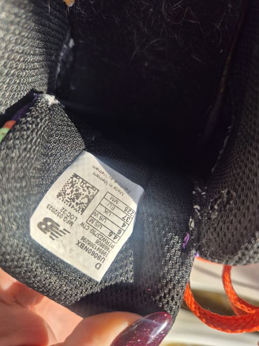 Маратонки new balance 9060 размер 37